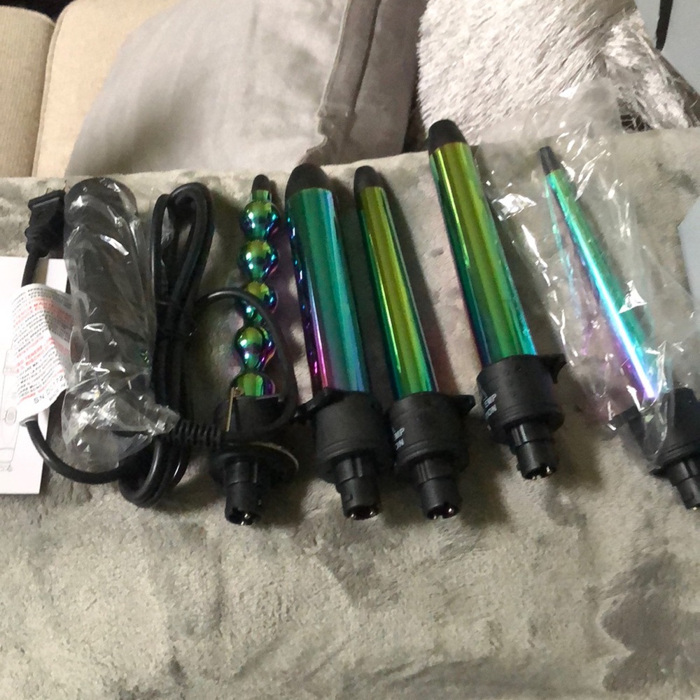 HuHu Hair Curler 5 in 1 hair curler tools. New in box!